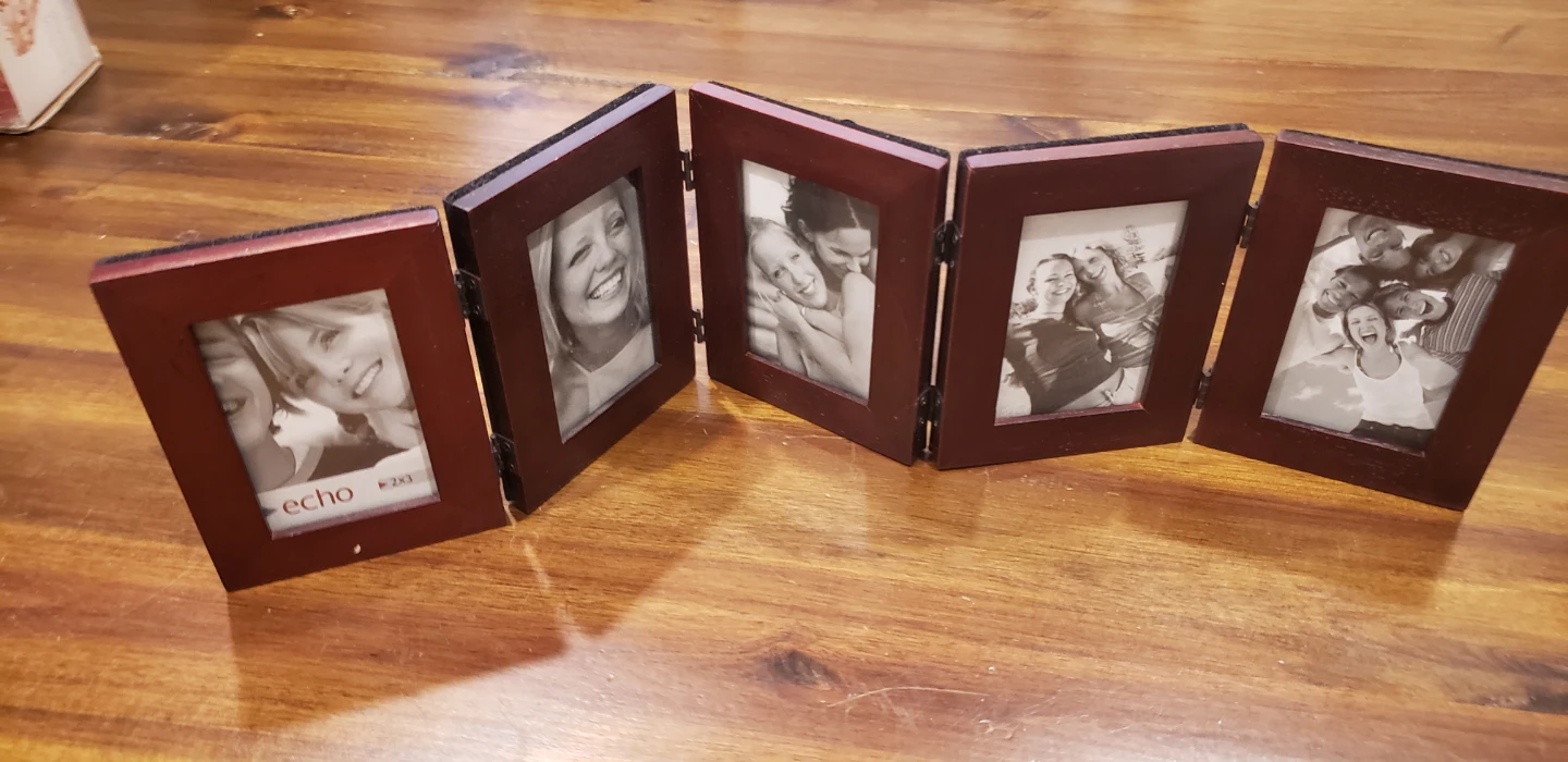 Echo Folding Photo Frame