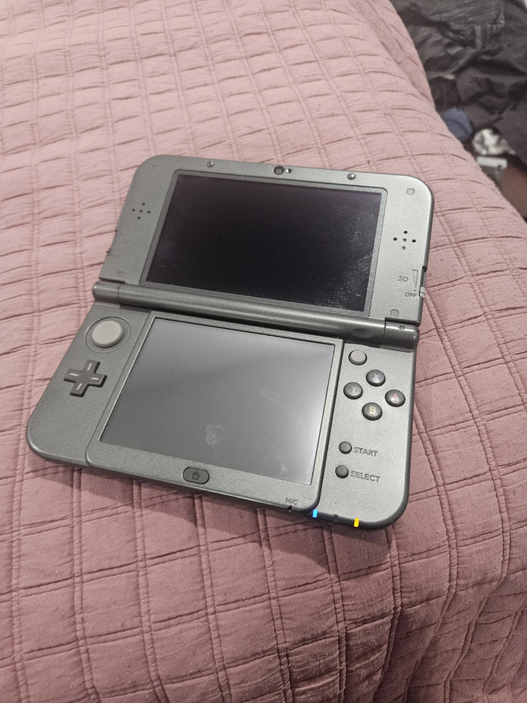 New Nintendo 3DS XL Handheld Console - photo 3