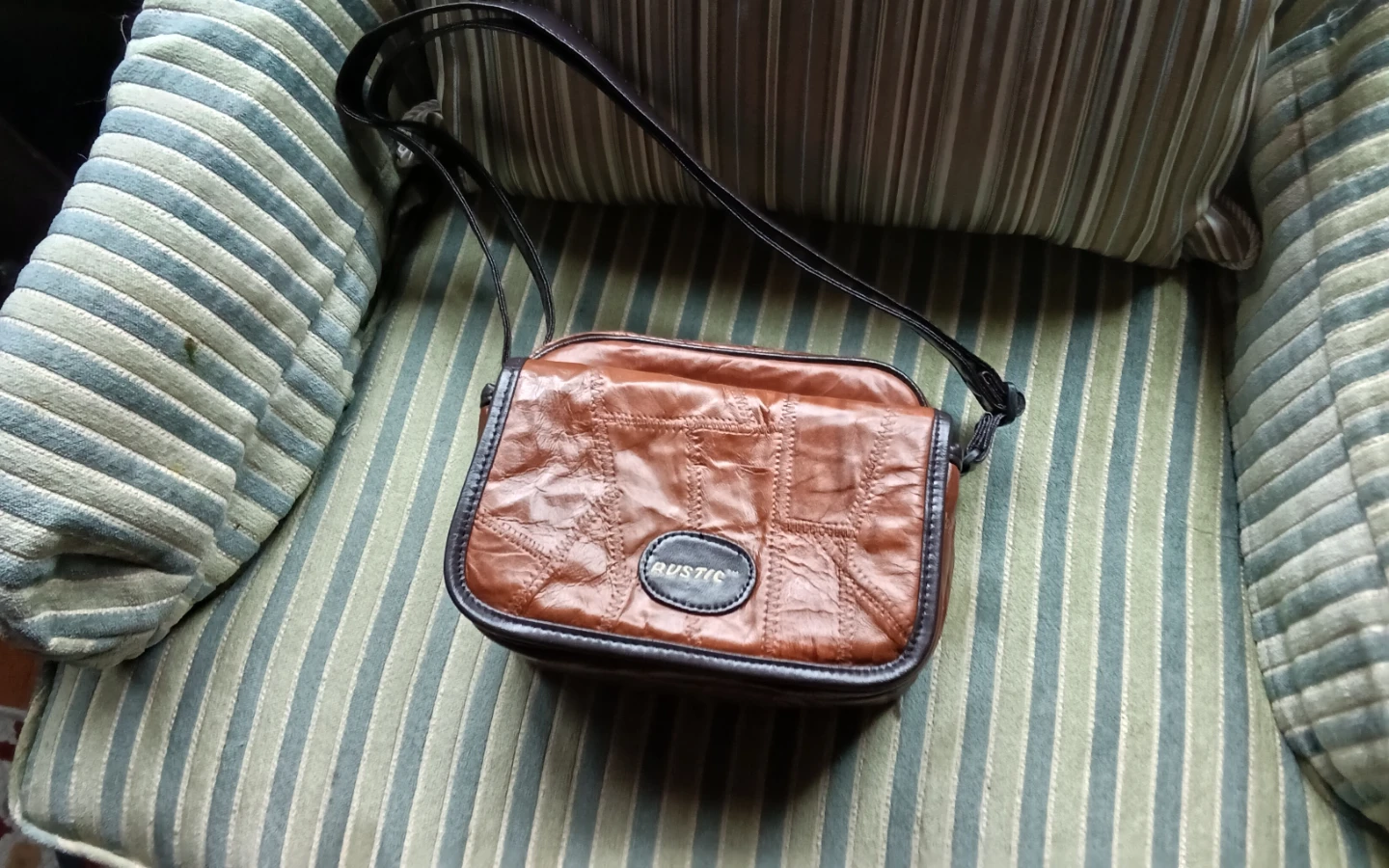 Rustic brown leather crossbody bag - photo 2