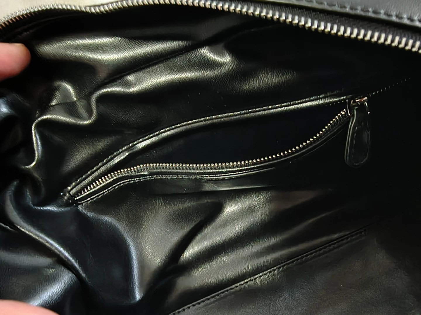 The row inspired Black Leather Shoulder Bag - photo 4