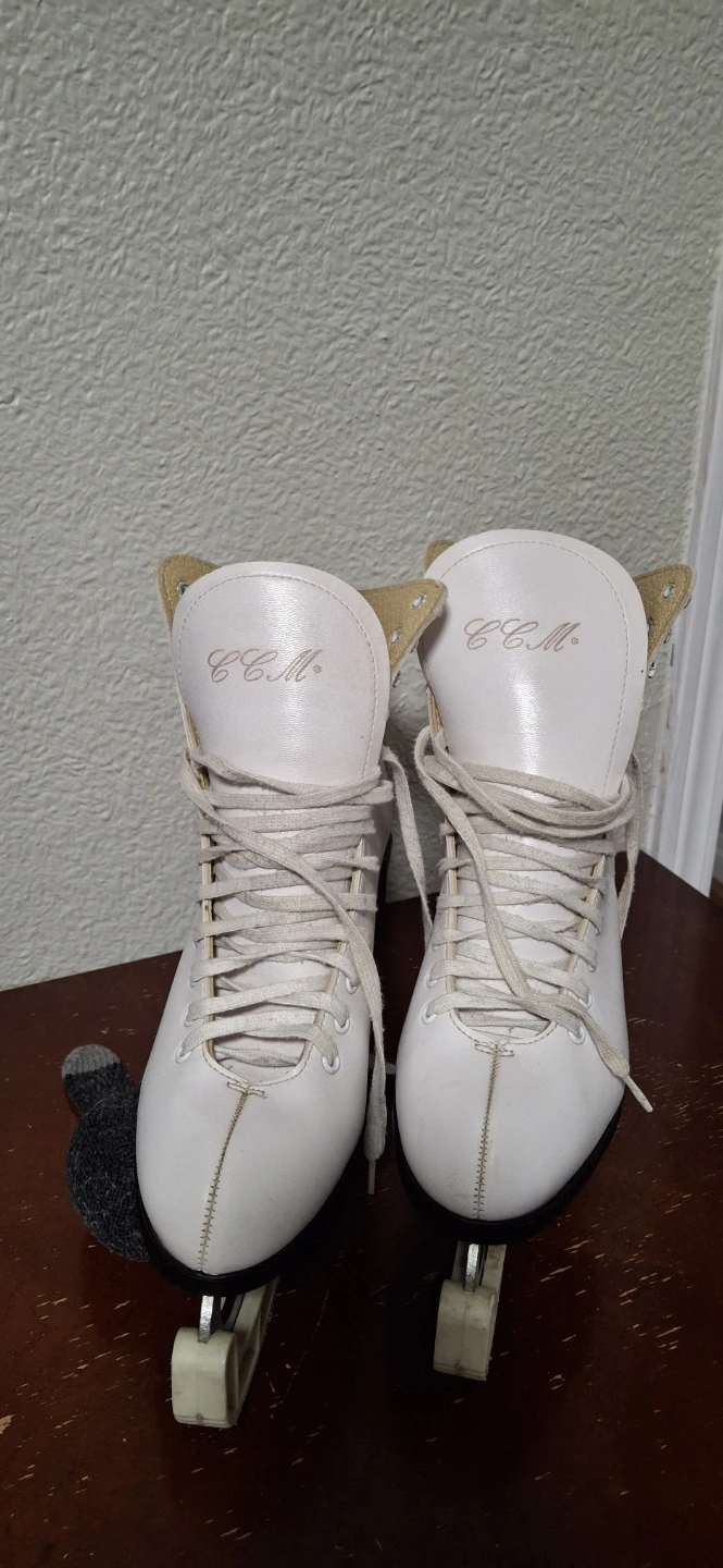 CCM White Figure Skates - Size 9 or 10