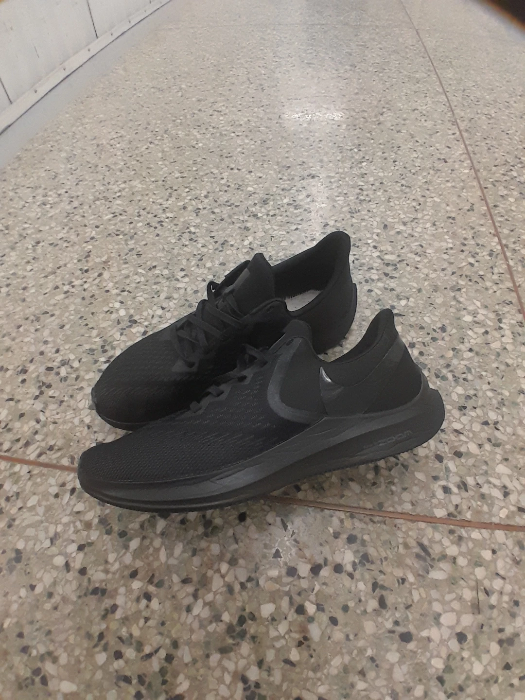 Nike Zoom Air Sneakers Men's Size 10.5
