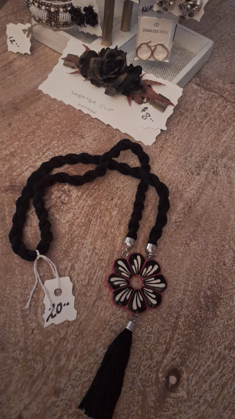 Whole Display and Vintage Jewellery Collection - photo 2