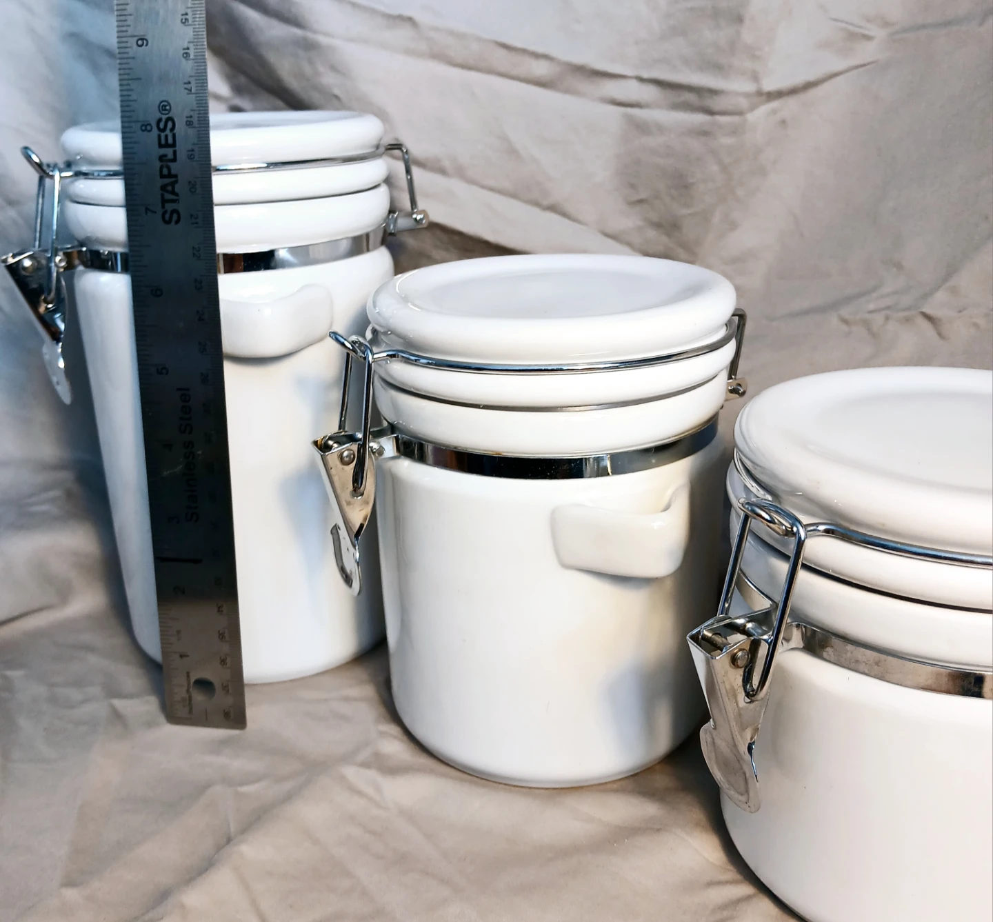 Set of 3 White Ceramic Canisters - photo 3