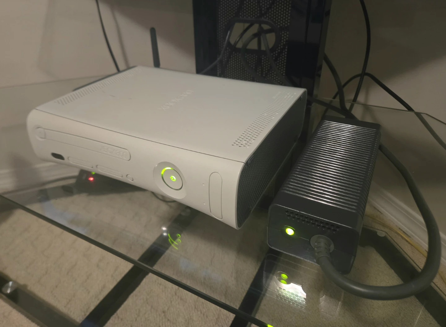 Original Xbox 360 + Halo Collection - photo 2