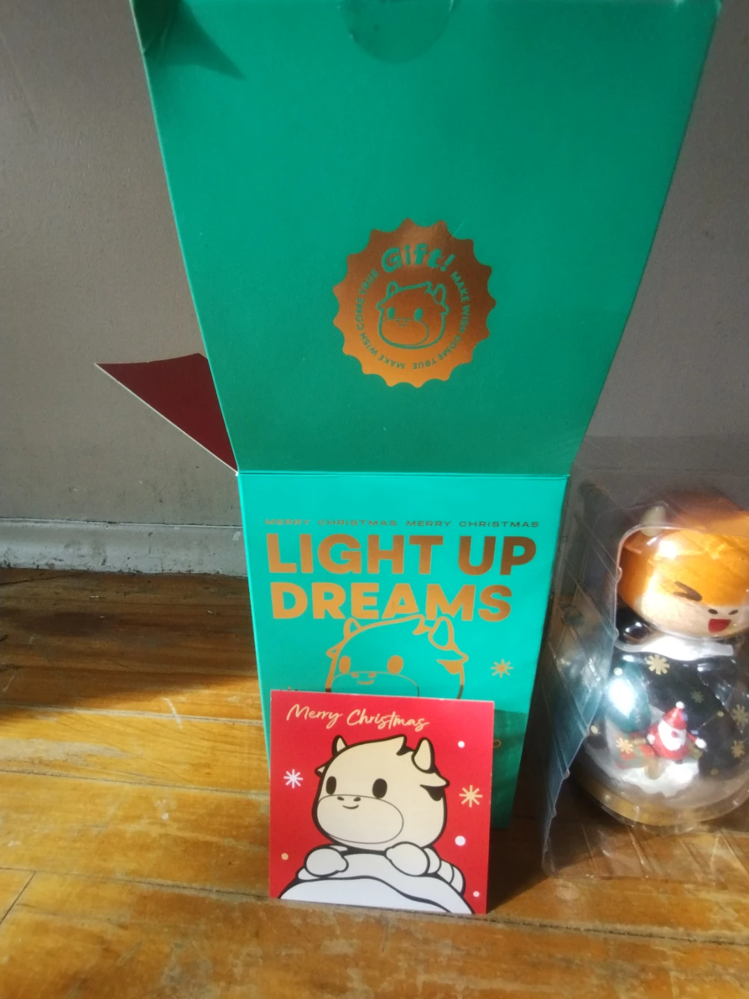 Futu Niuniu Limited Edition Christmas Gift– Brand New with Box! - photo 3