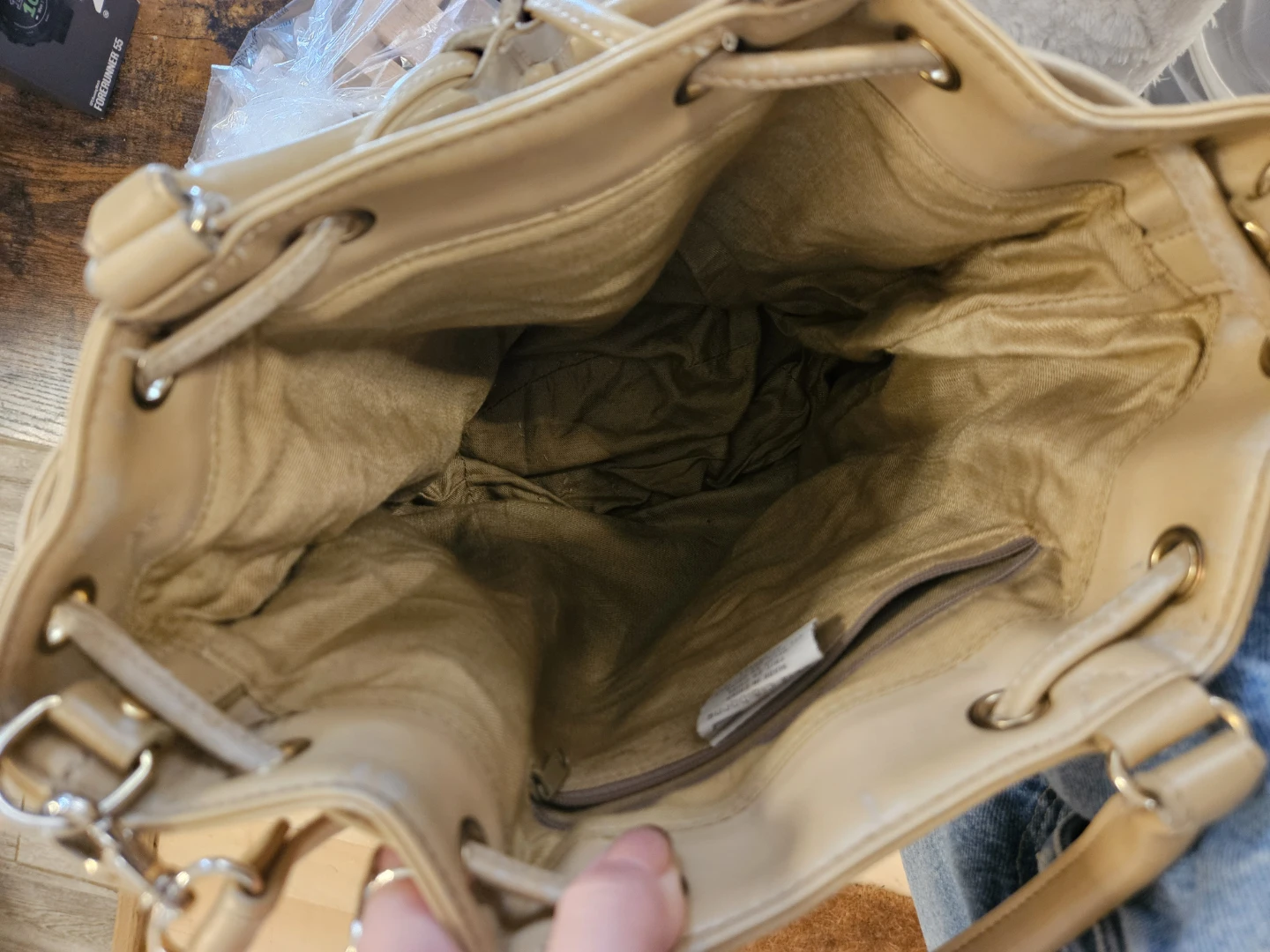 Liz Claiborne beige bucket bag - photo 4