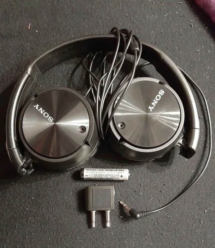 Sony Noise Canceling Headphones - photo 2