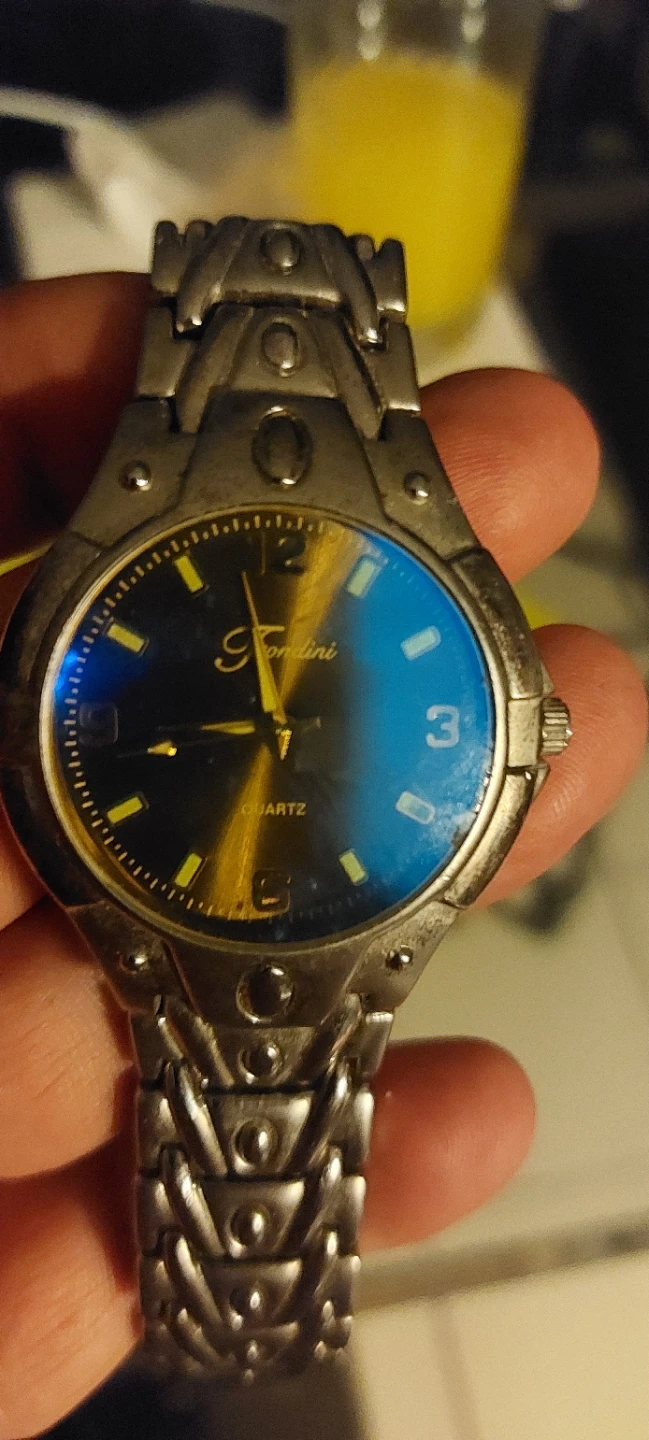Fondini Quartz Analog Wristwatch