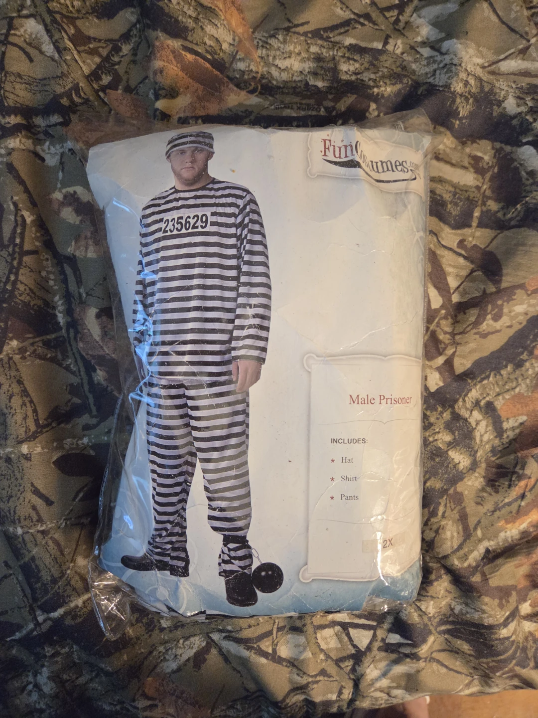 Male Prisoner: 235629 Costume in a Men's 2XL w/ Vintage Cuffs