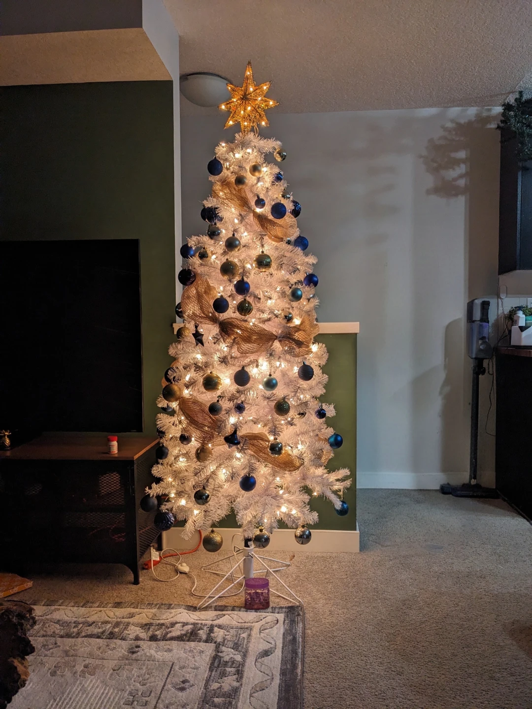 6.5ft White Salem Pencil Artificial Christmas Tree – Pre-Lit - photo 2