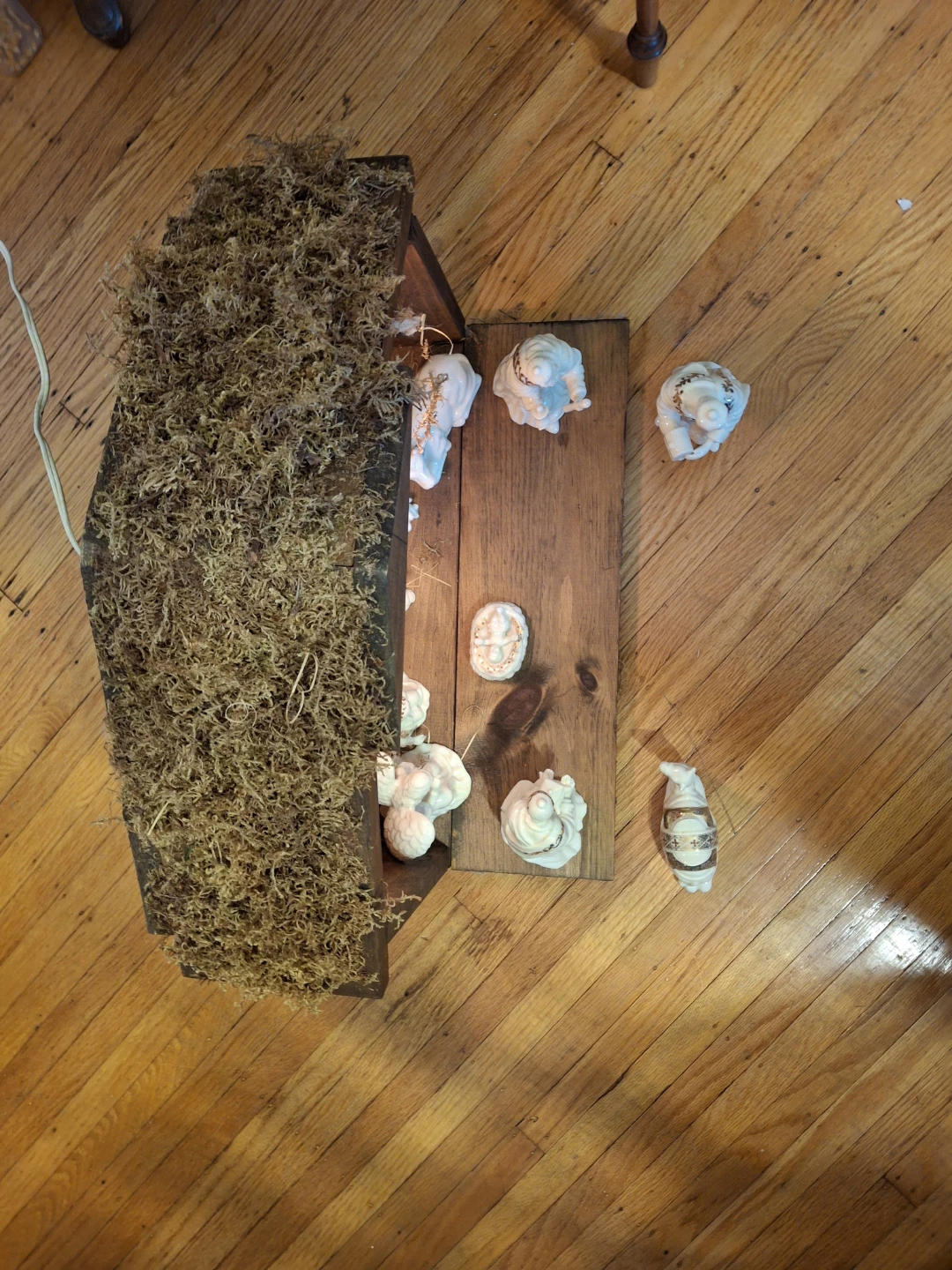 Ceramic Nativity Set with Lighted Wooden Stable - photo 2