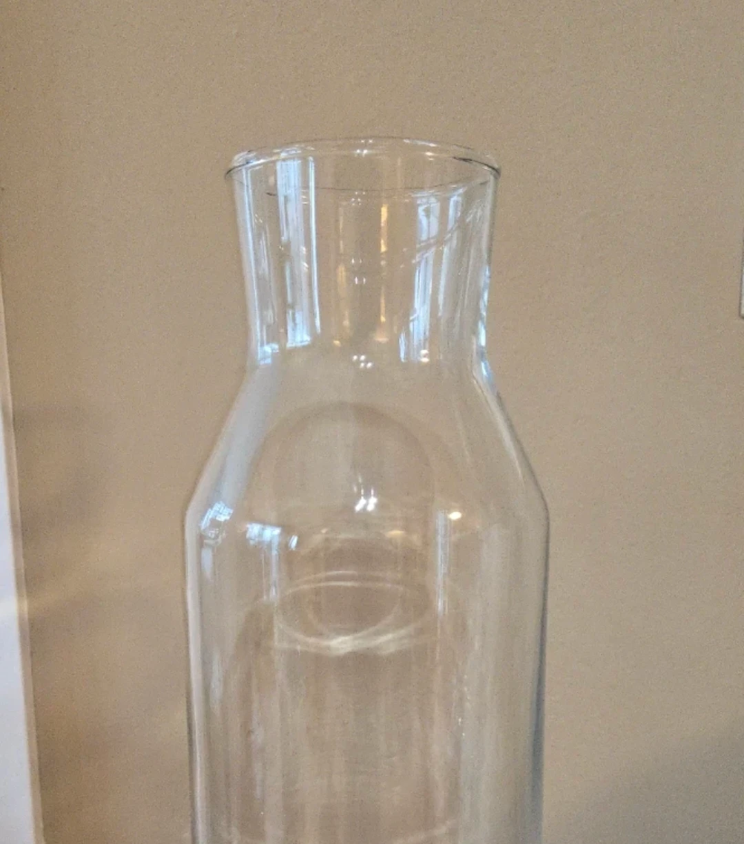 Glass vase / bottle
