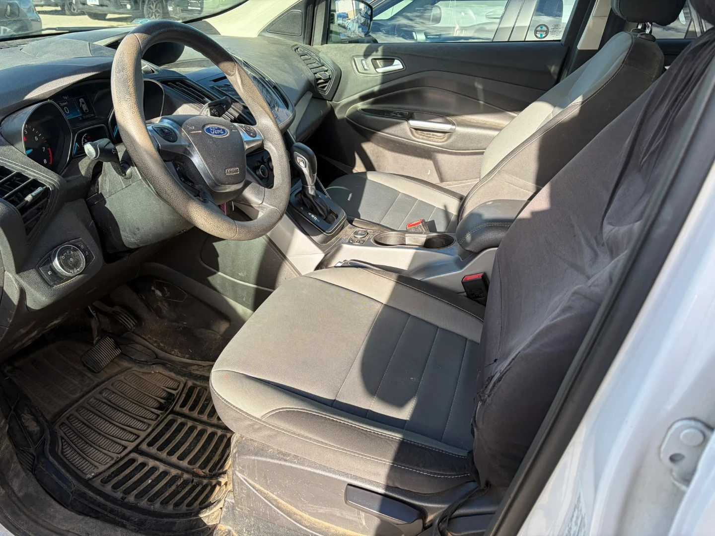 White Ford Escape SE EcoBoost - photo 4