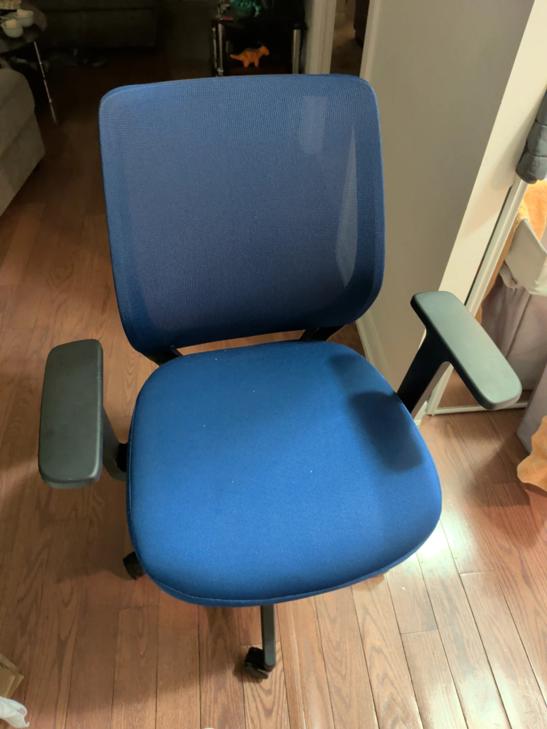 Blue mesh office task chair