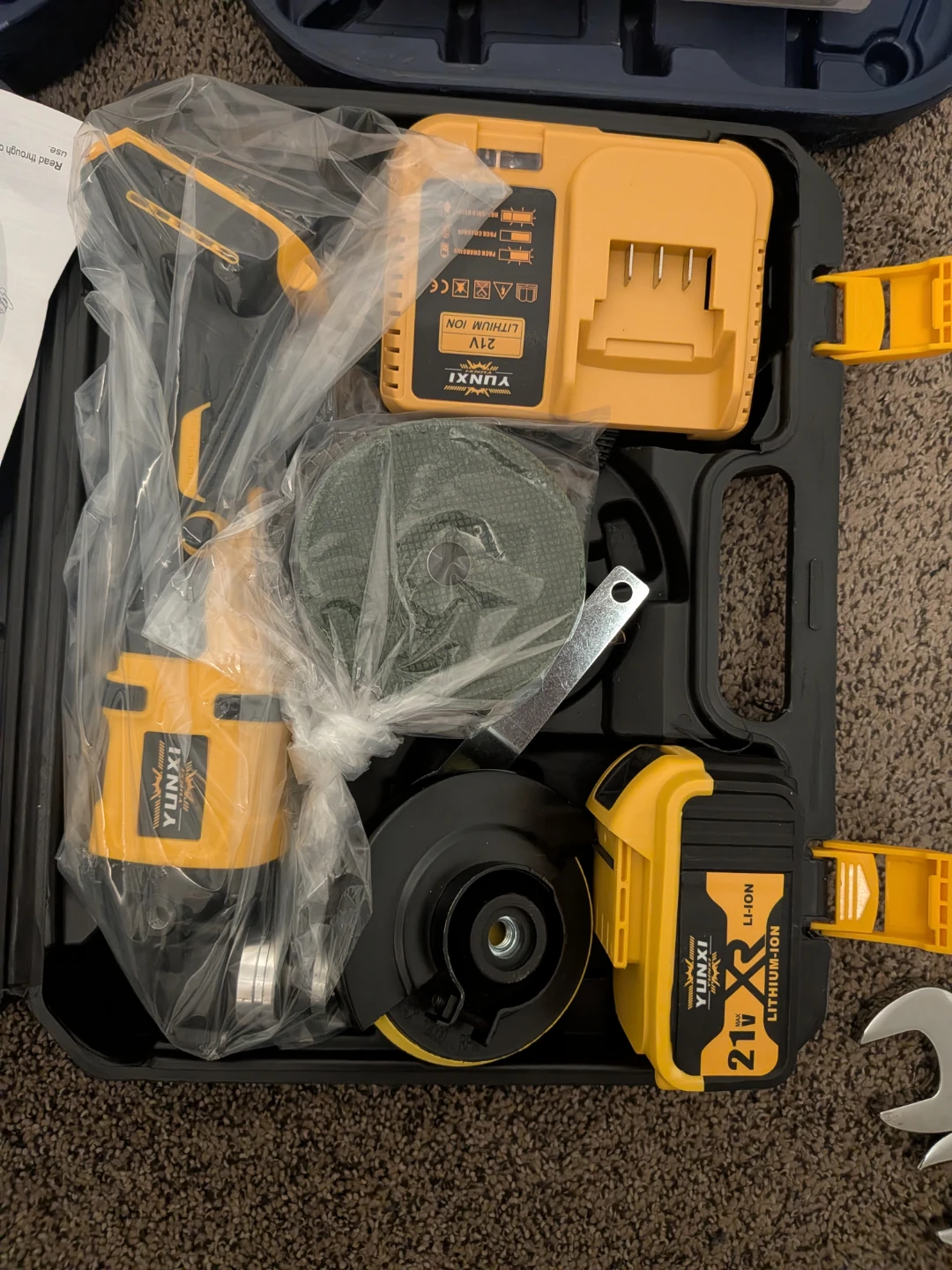 YUNXI 21V Cordless Angle Grinder Kit
