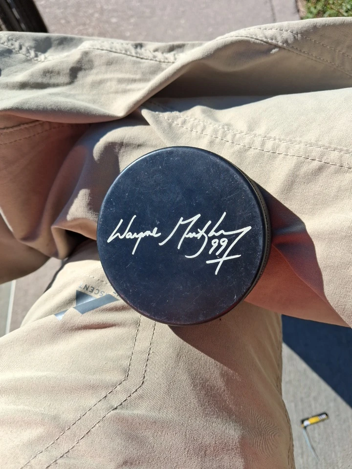 Wayne Gretzky Autographed Hockey Puck