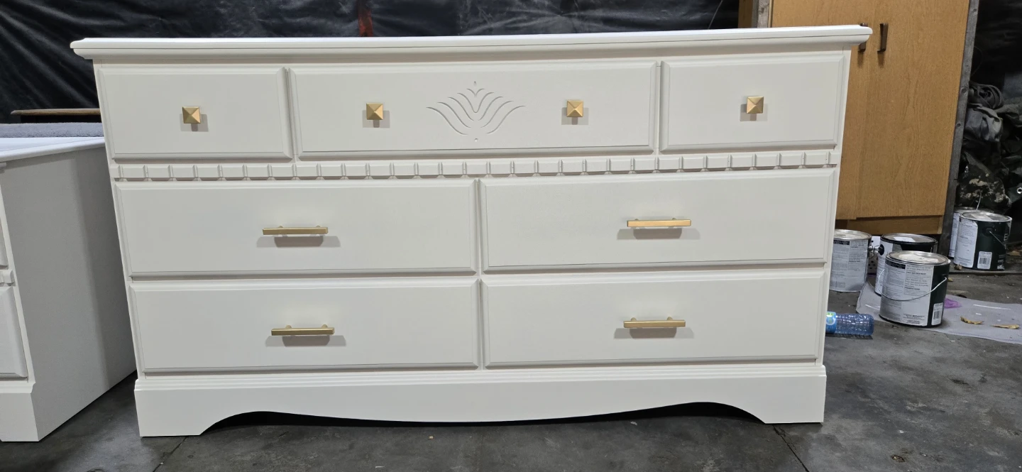 Off White 3-Piece Bedroom Dresser and Nightstand Set - photo 2
