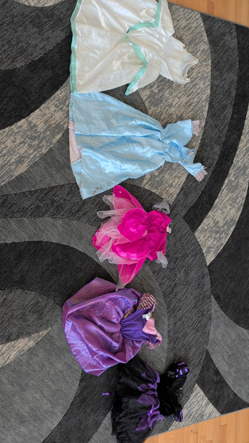 Set of 5 Kids Dress-Up Costumes - photo 2