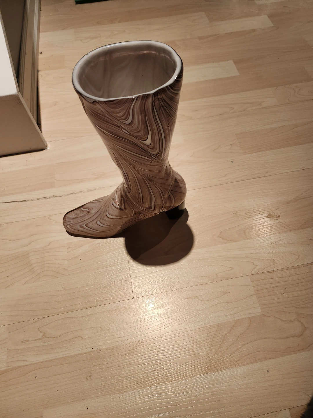 Hand blown Glass boot-shaped vase - photo 2