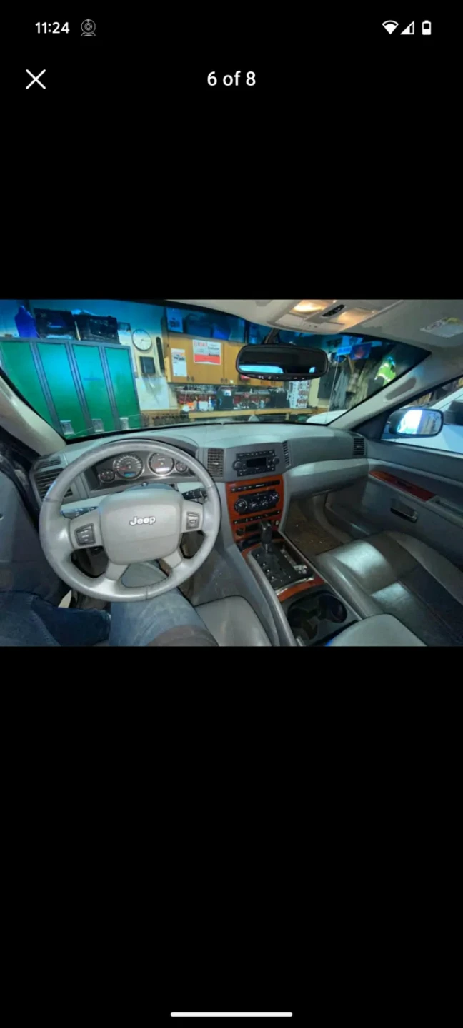 Jeep Grand Cherokee SUV - photo 3