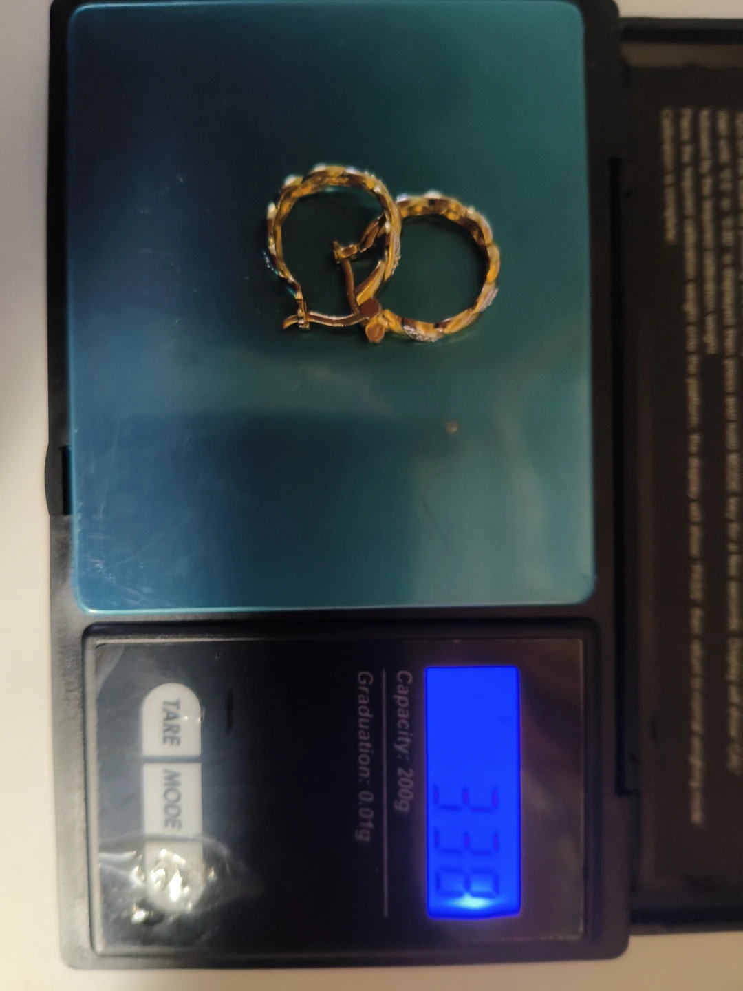 10k gold diamond hoop earrings - photo 3