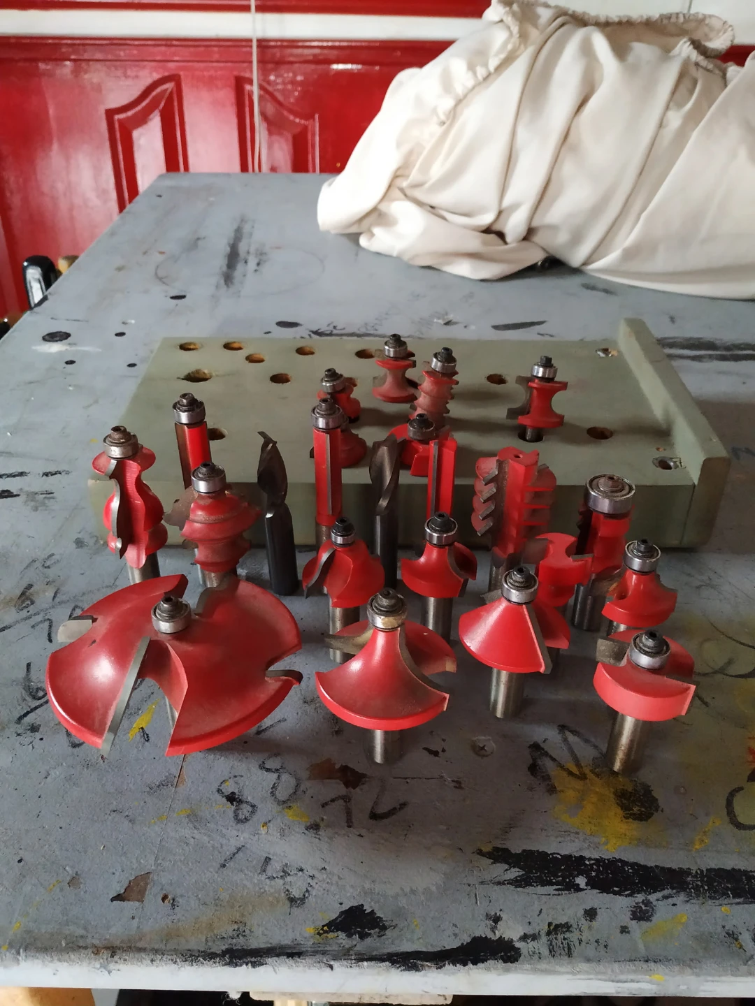Assorted Wood Router Bits Set with Storage Block - photo 2