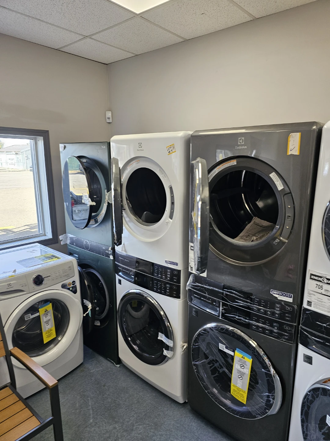 Electrolux Laundry Tower - photo 2