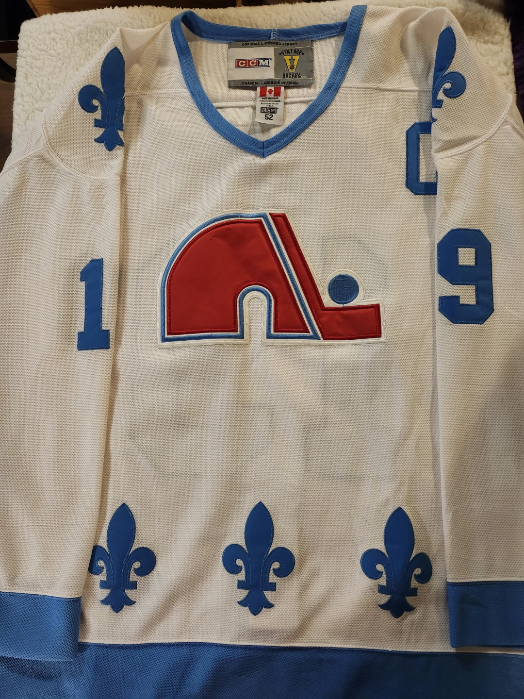 CCM Quebec Nordiques Sakic Jersey Size 52