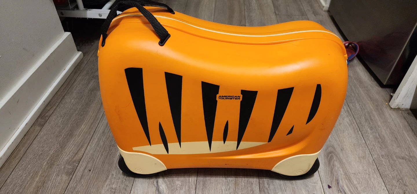 American Tourister Kids Tiger ride-on Suitcase - photo 2