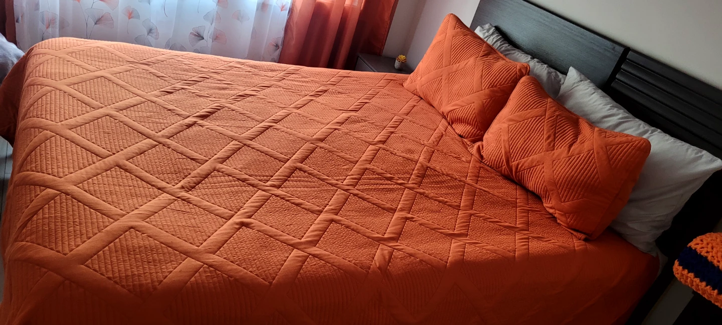 Queen size bed - photo 3