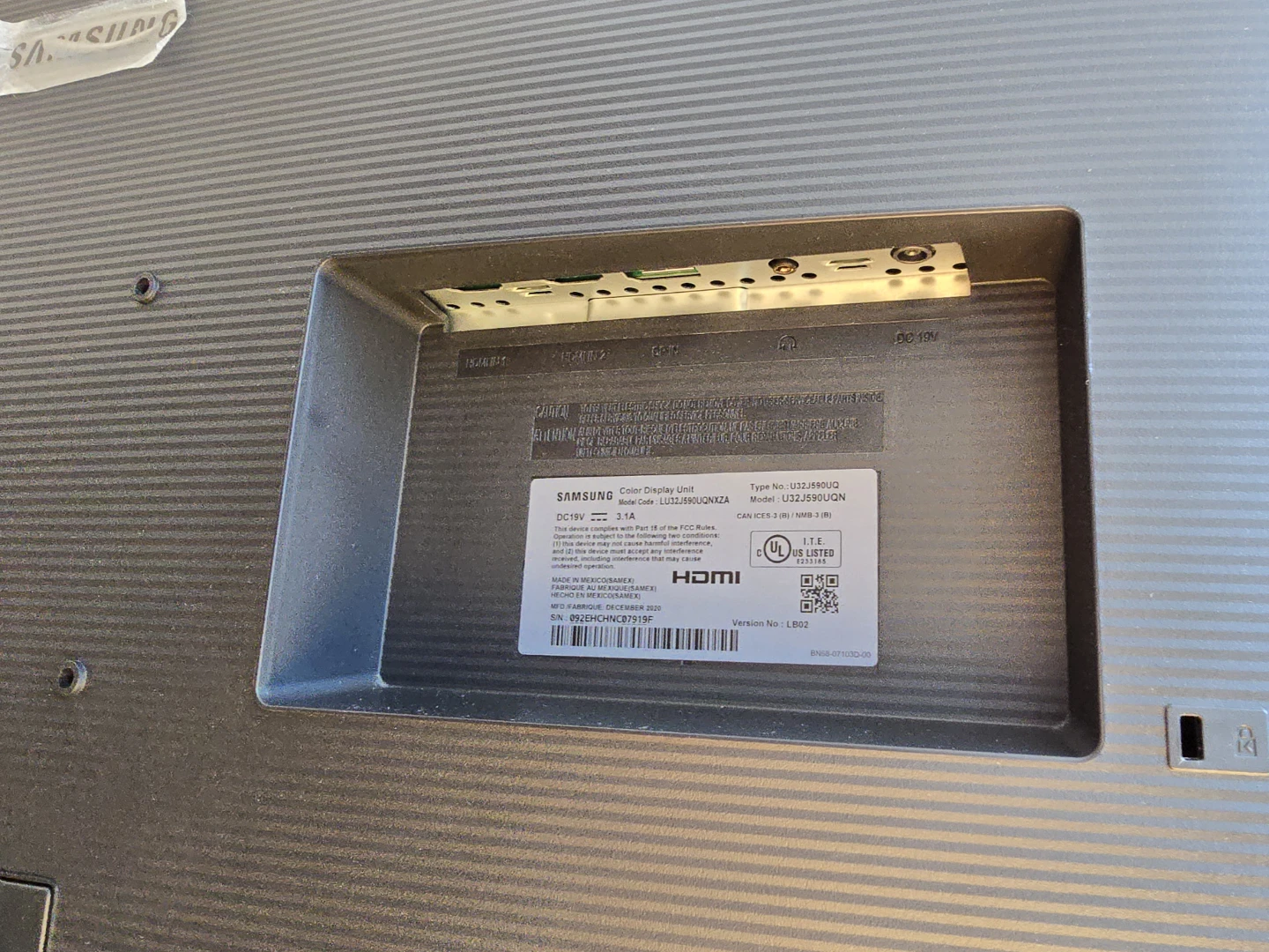 Samsung 32-inch 4K UHD Monitor U32J590 - photo 4