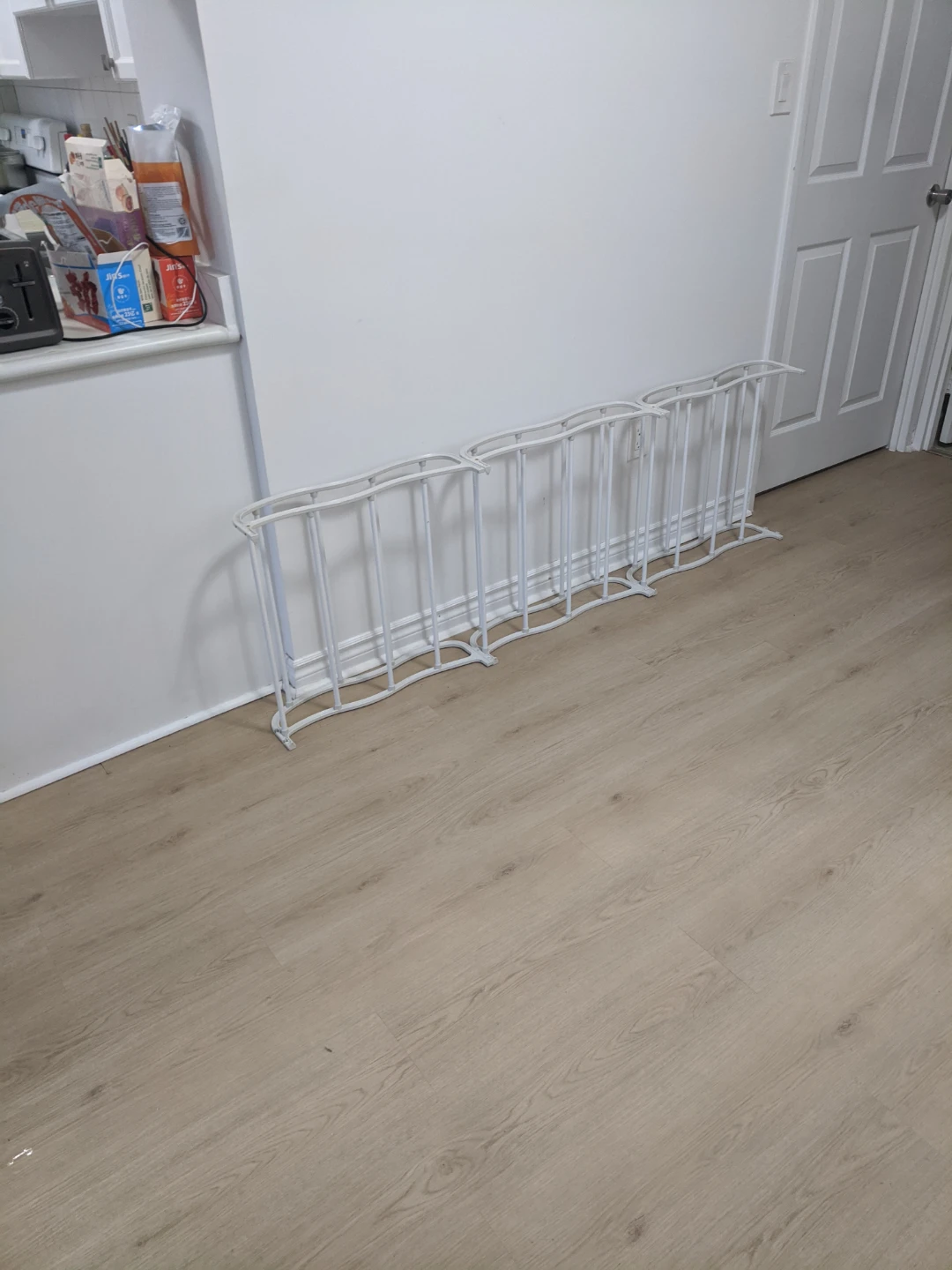 White Metal Rack - photo 4