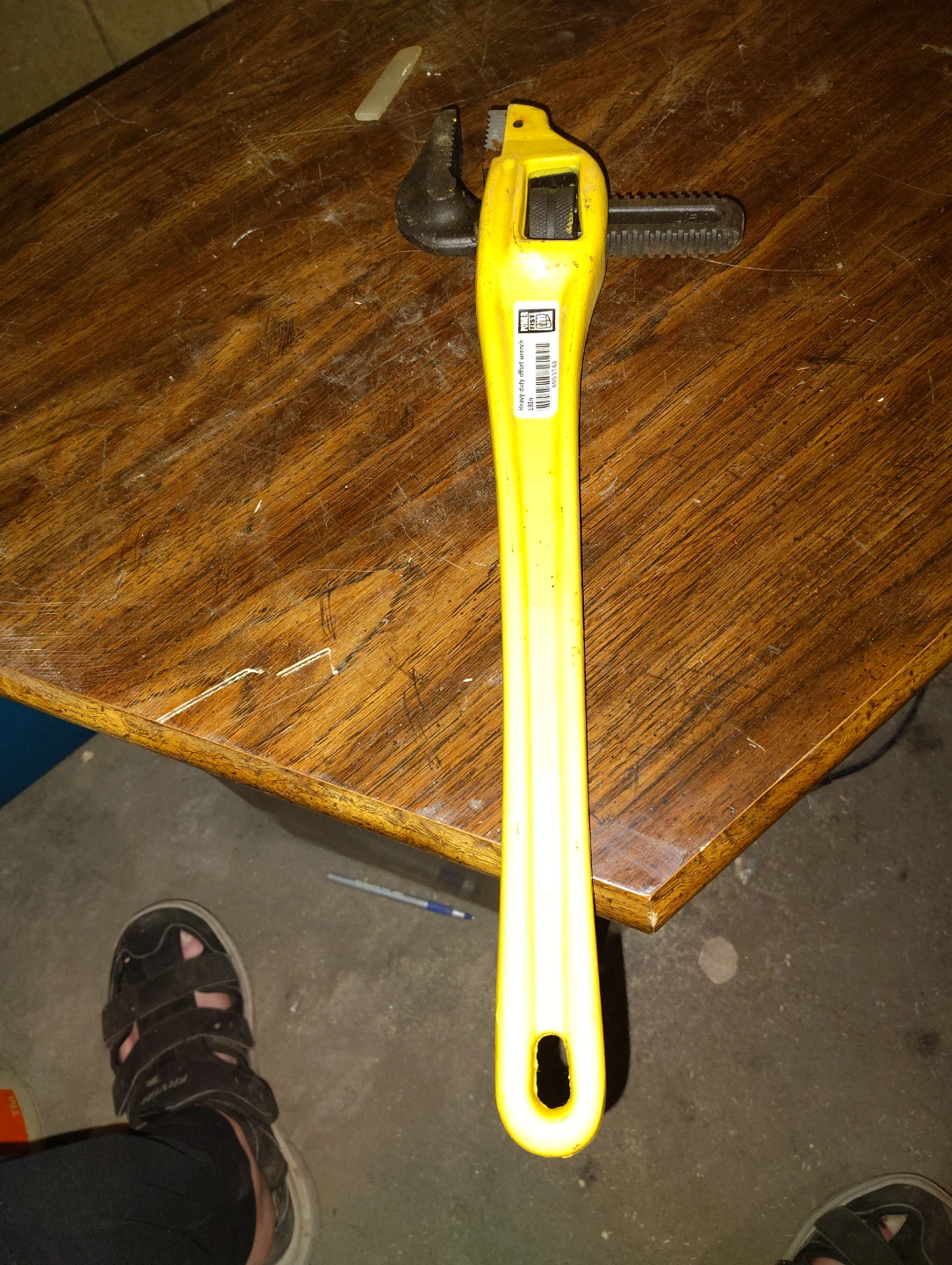 Maximum Heavy-Duty Offset Pipe Wrench 18 inch