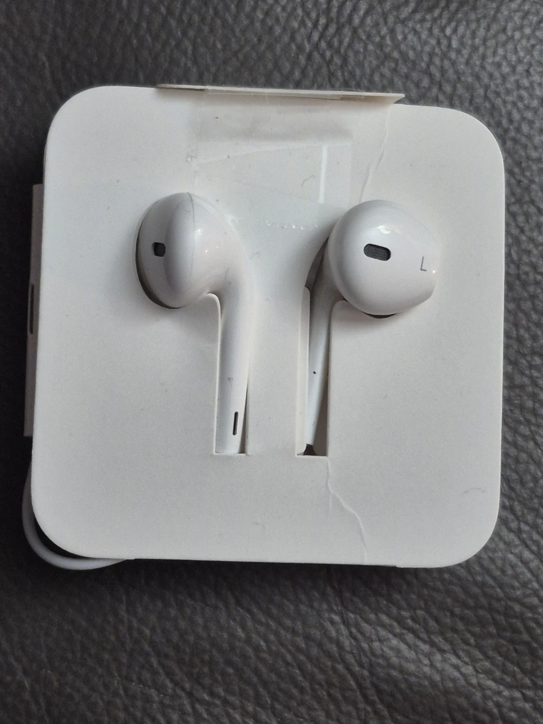 BNIP)Apple EarPods with Lightning Connector