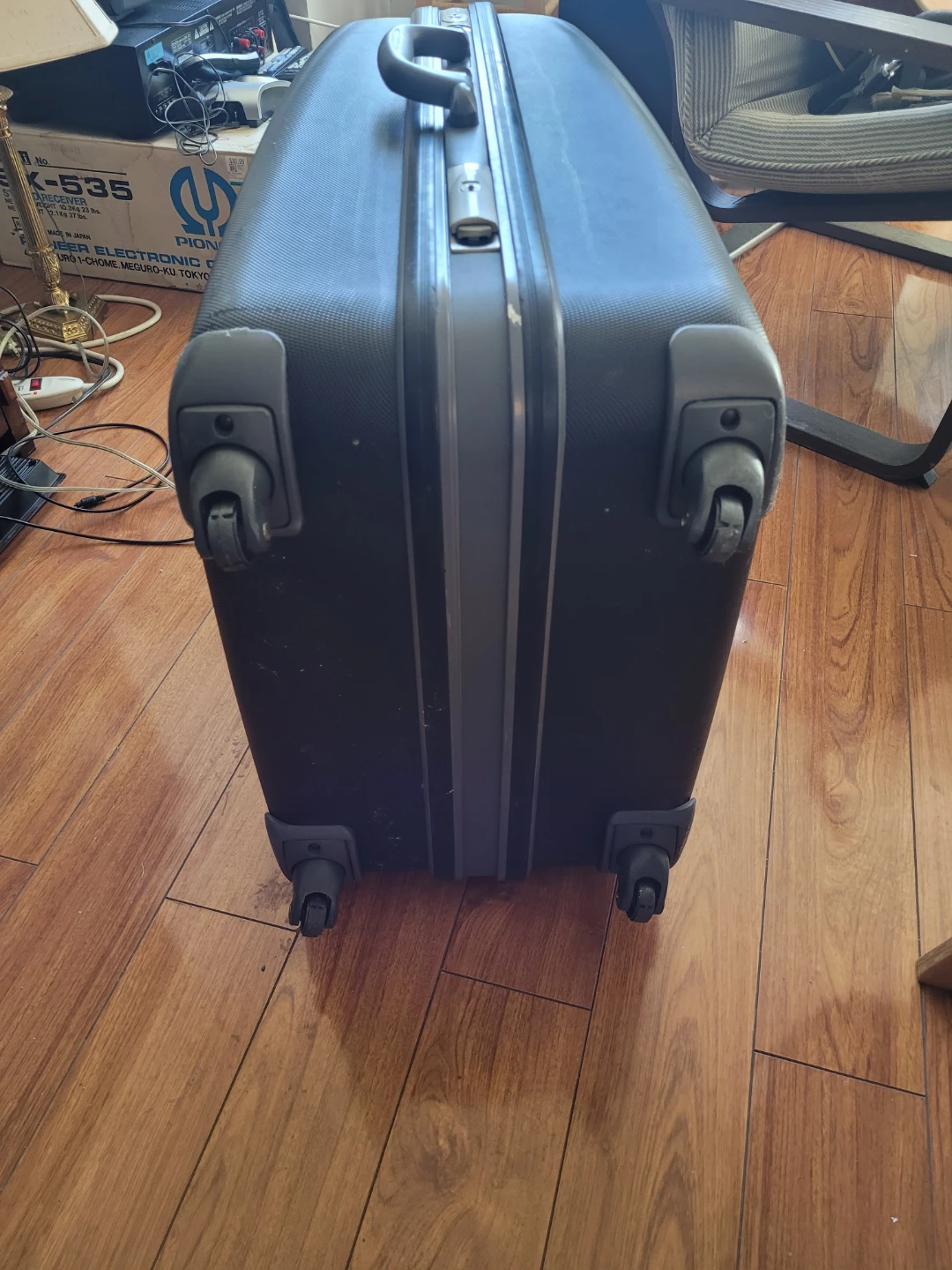 Delsey hard shell luggage - photo 5