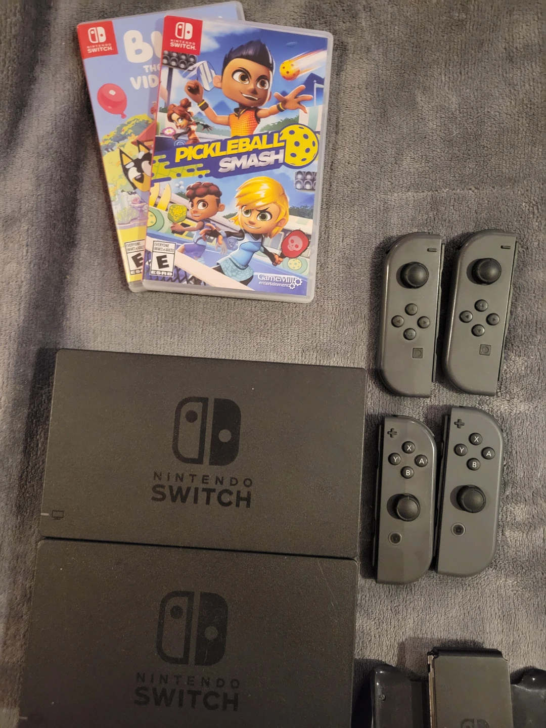 Nintendo Switch Console Bundle with Games and Accessories ×2 - photo 3