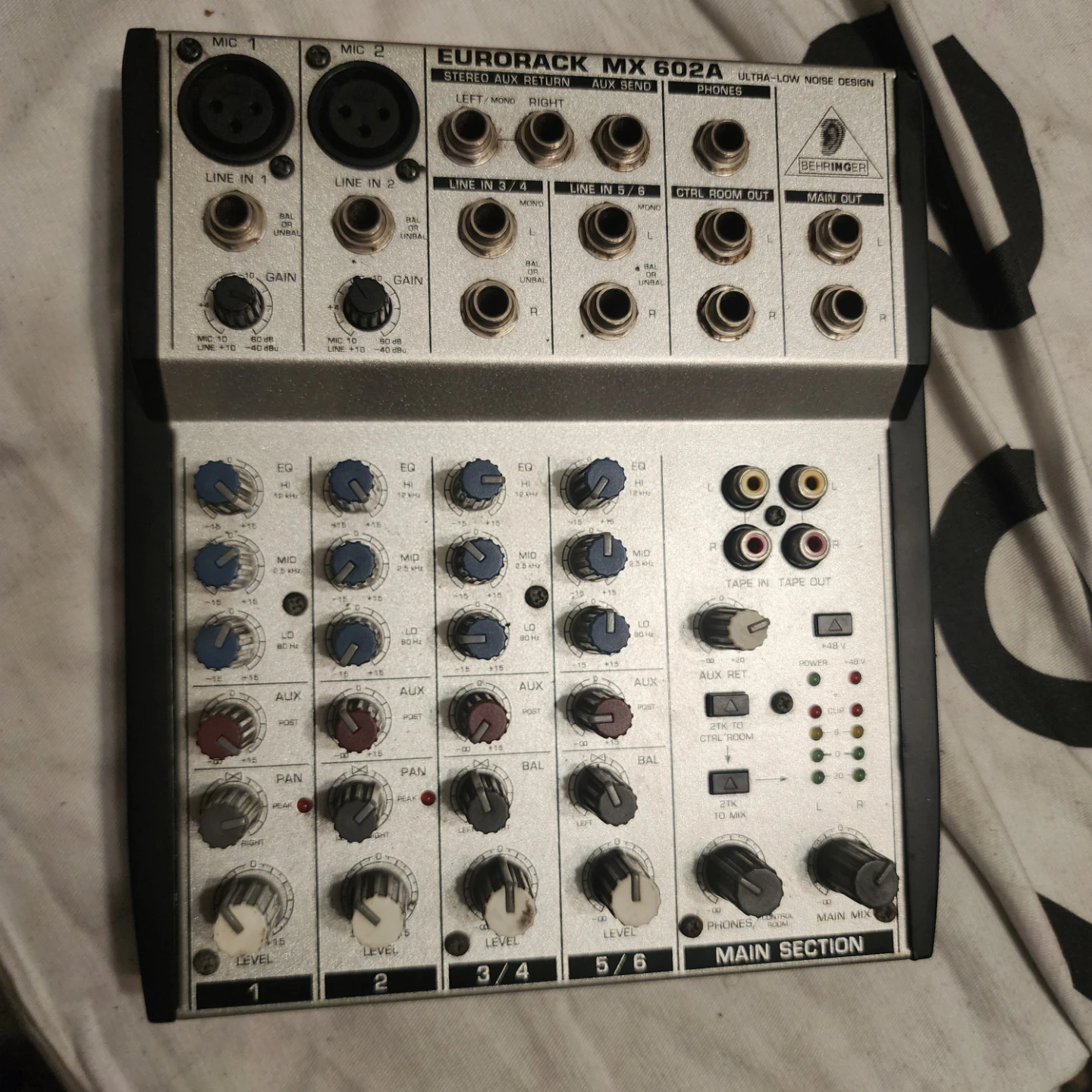 Behringer Eurorack MX602A Mixing Console