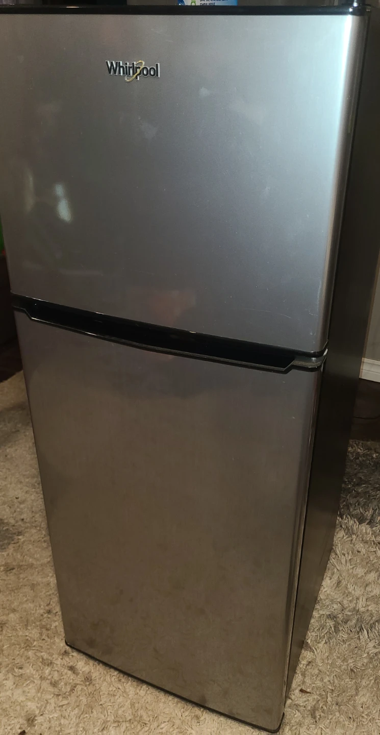 Whirlpool 4.6 cu. ft. Compact Fridge - photo 3
