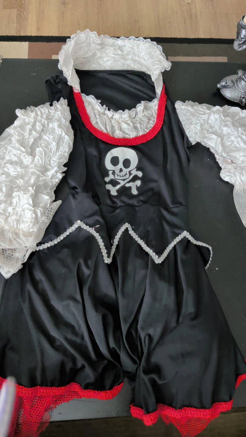 Pirate costume with skull print (woman/youth) - photo 4