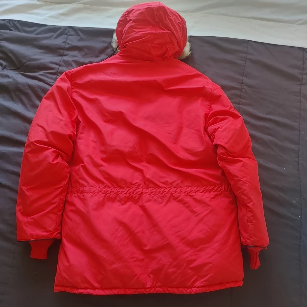 Red Parka Size Medium - photo 2