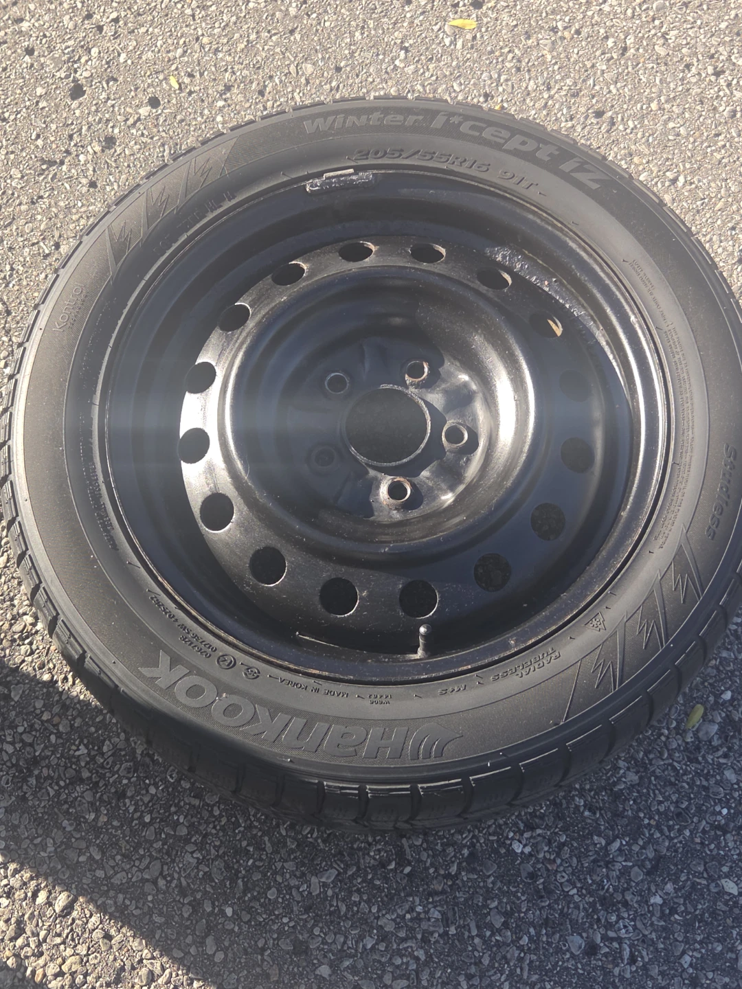 Hankook Winter i*cept iZ Tire 205/55R16 - photo 3