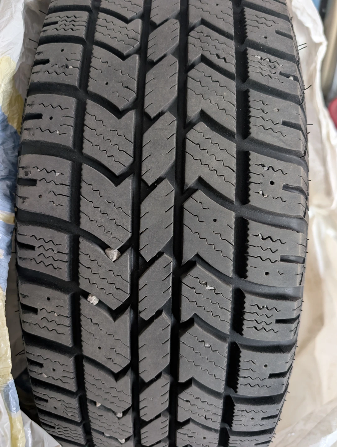 Set of 4 Arctic Claw Winter Tires on Rims - photo 2