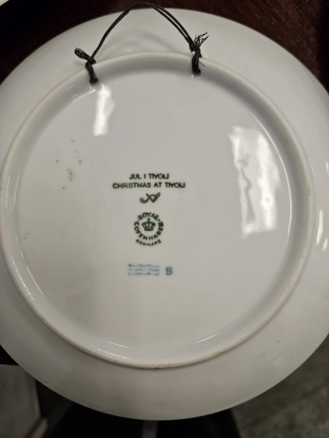 Royal Copenhagen 1990 Christmas at Tivoli Collector Plate - photo 2
