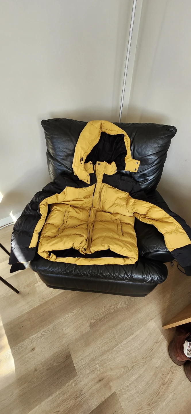 Yellow and Black Puffer Jacket - photo 3