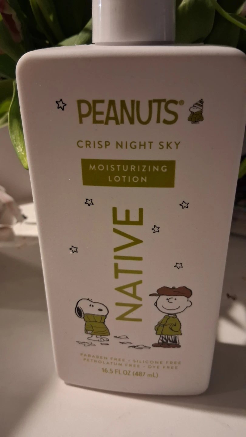 Native Peanuts Crisp Night Sky Moisturizing Lotion