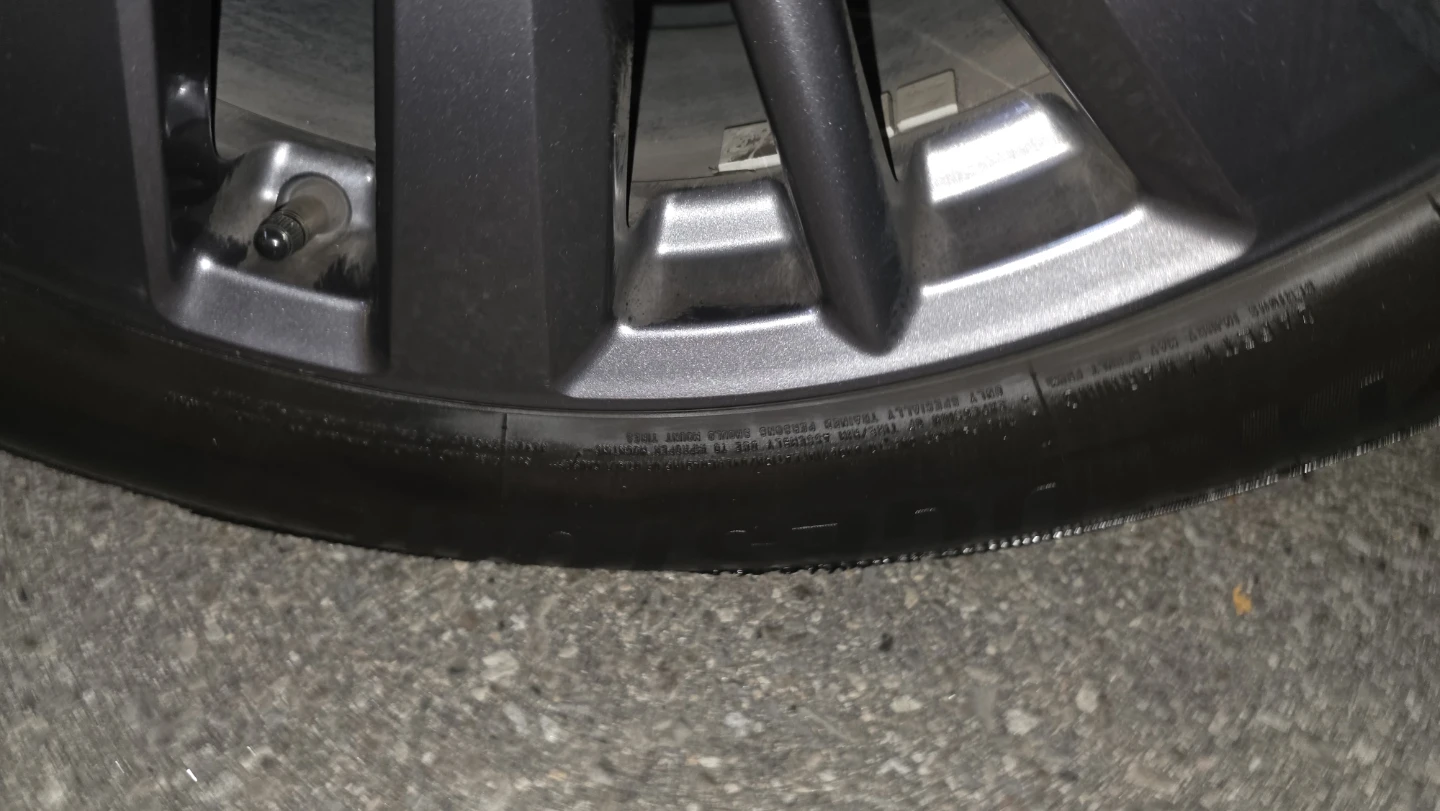 Bridgestone Alenza Sport A/S 255/50R20 Tire - photo 4