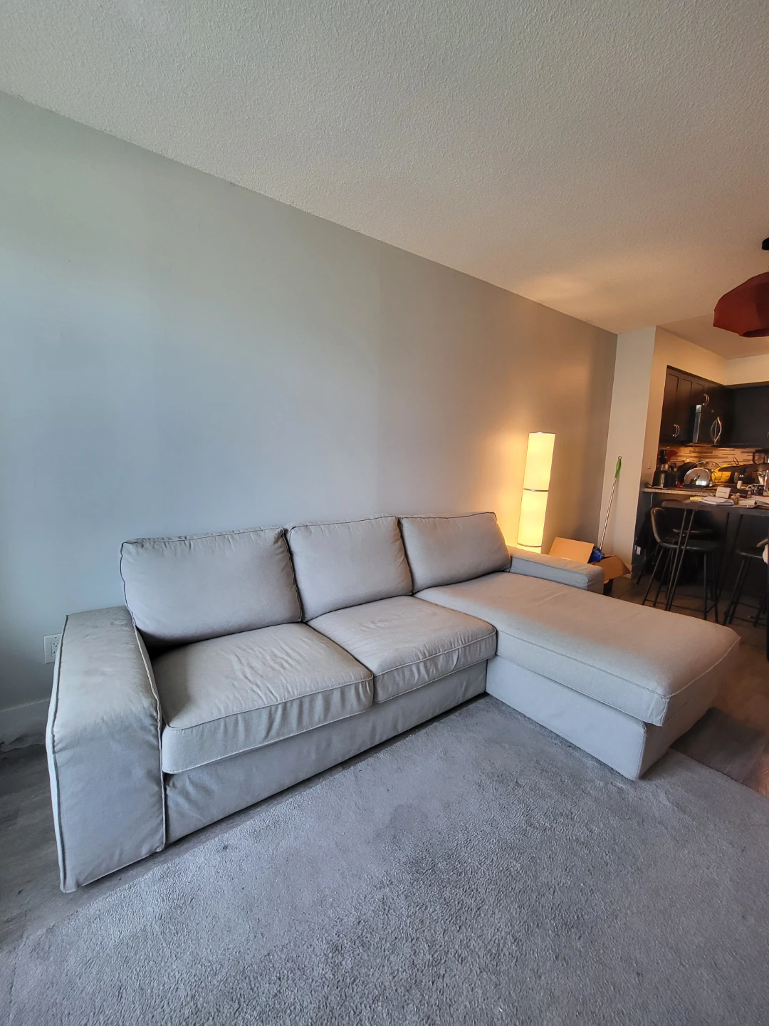 MOVING - Light Grey KIVIC Sofa with Chaise - photo 2