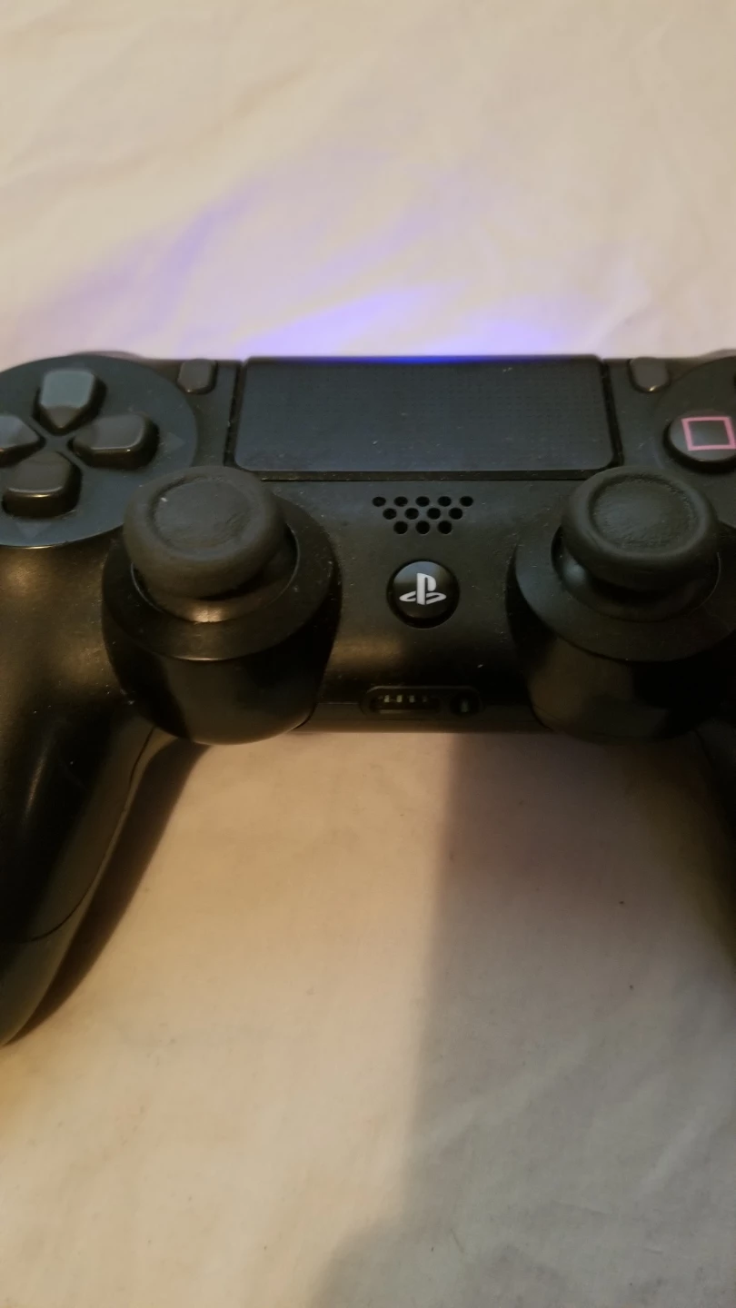Sony PlayStation 4 DualShock 4 Wireless Controller - photo 3