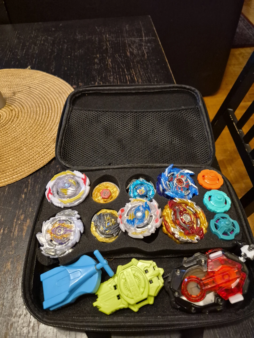 Beyblade Burst Set with Carrying Case - photo 3